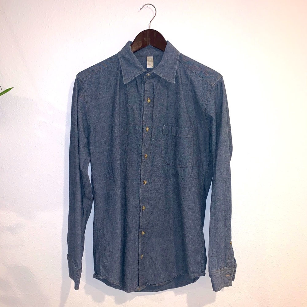 American Apparel Casual Button Down Shirt